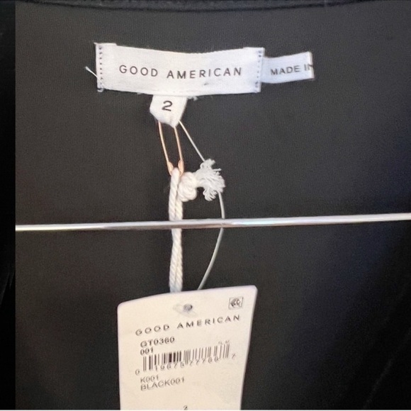 Good American Velvet Wrap Top Black V-Neck NEW Size (2) Medium Long Sleeves - Picture 7 of 9